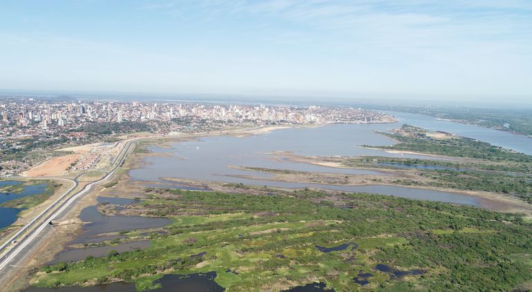 Solicitud de dragado de los ríos Paraná y Paraguay  al Ministro de Obras Públicas y Comunicaciones